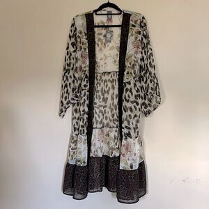 Vince Camuto Floral Tops. NWT. No size tag. Should fit M-L.